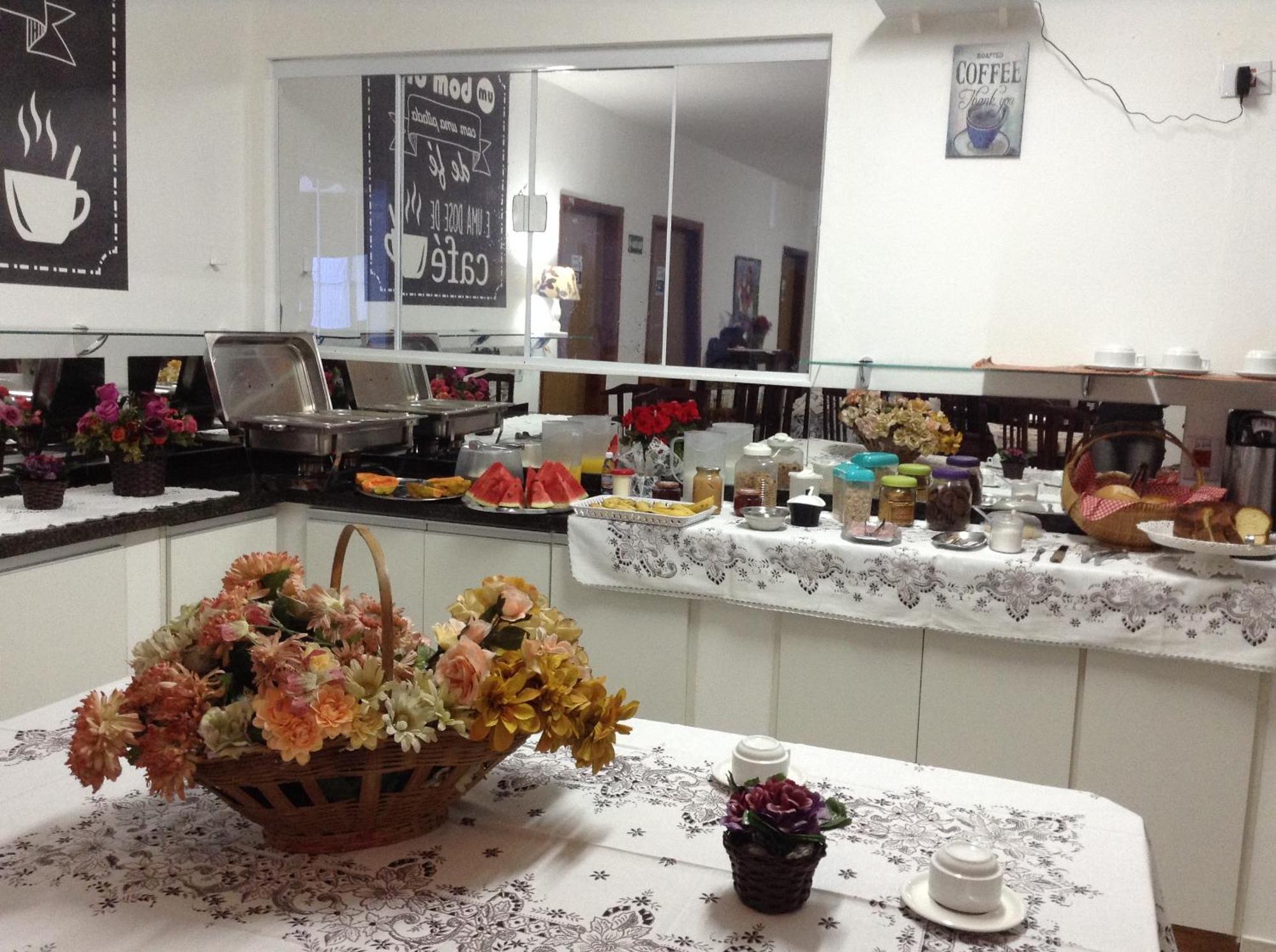 Espaco Alvorada ,Agendamento Das Atividades, Cafe Da Manha ,Banheira E Piscina No Centro Brotas Exterior photo